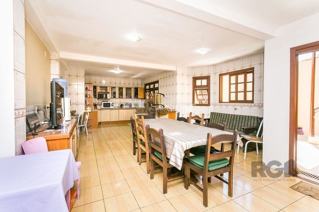 Casa 5 dormitórios no bairro Cristal