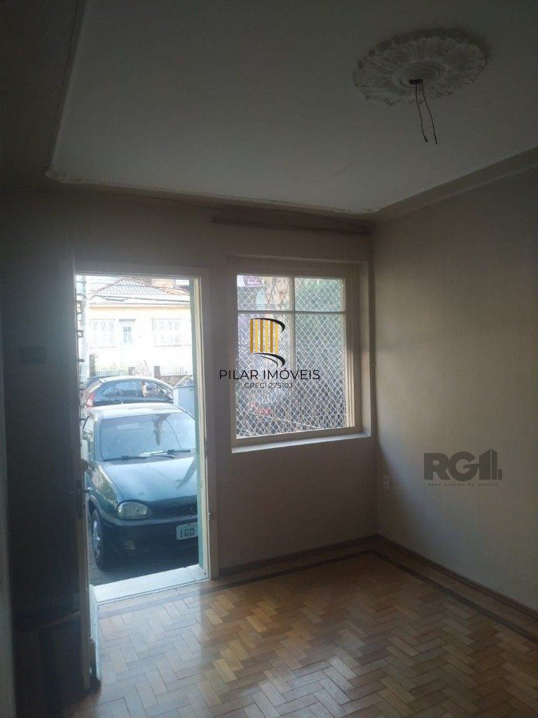 Casa de 4 dormitórios, Bairro Petrópolis