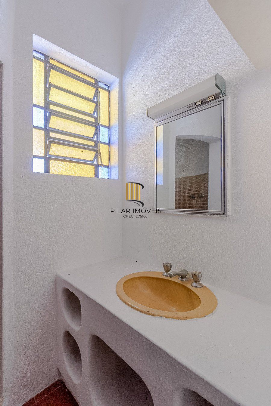 Excelente casa de 308 m² com 4 suítes e 4 vagas de garagem.