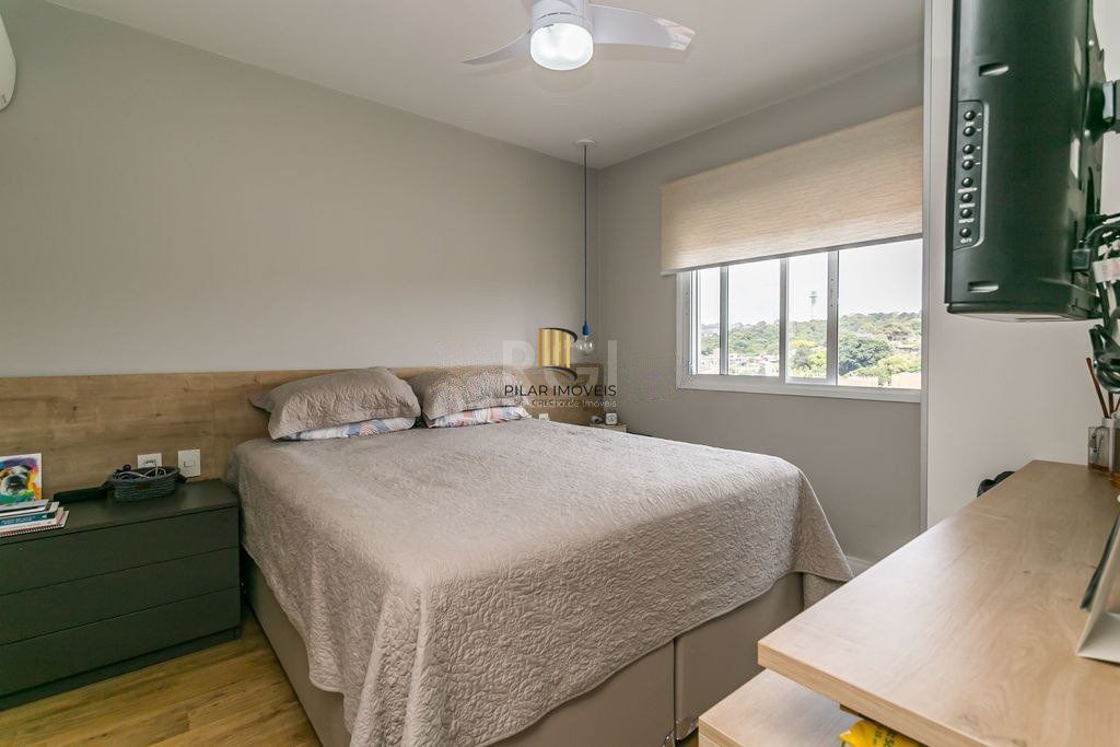 Apartamento de 2 dormitórios, 1 suíte e 1 vaga de garagem no bairro Medianeira