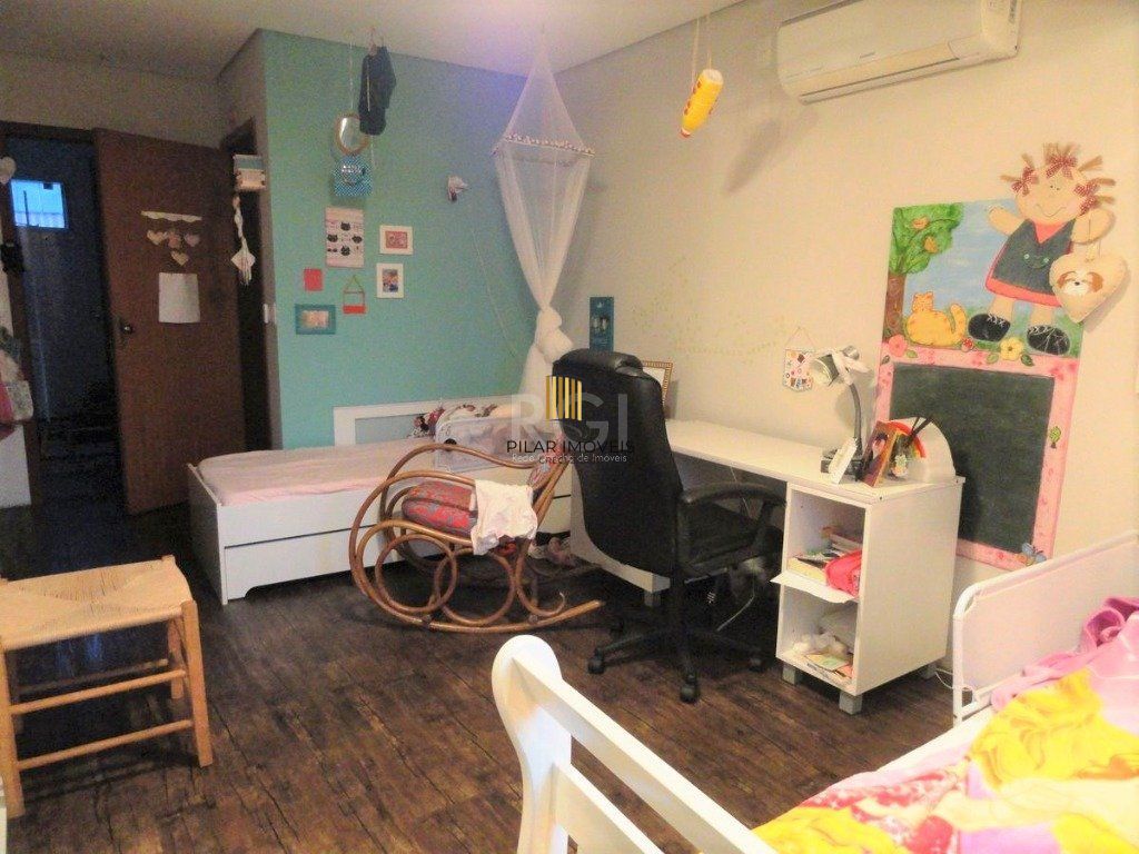 Casa para Venda - 165m², 3 dormitórios, sendo 3 suites, 1 vaga - Hípica