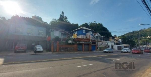 Casa de 3 dormitórios 180m², no bairro gloria  