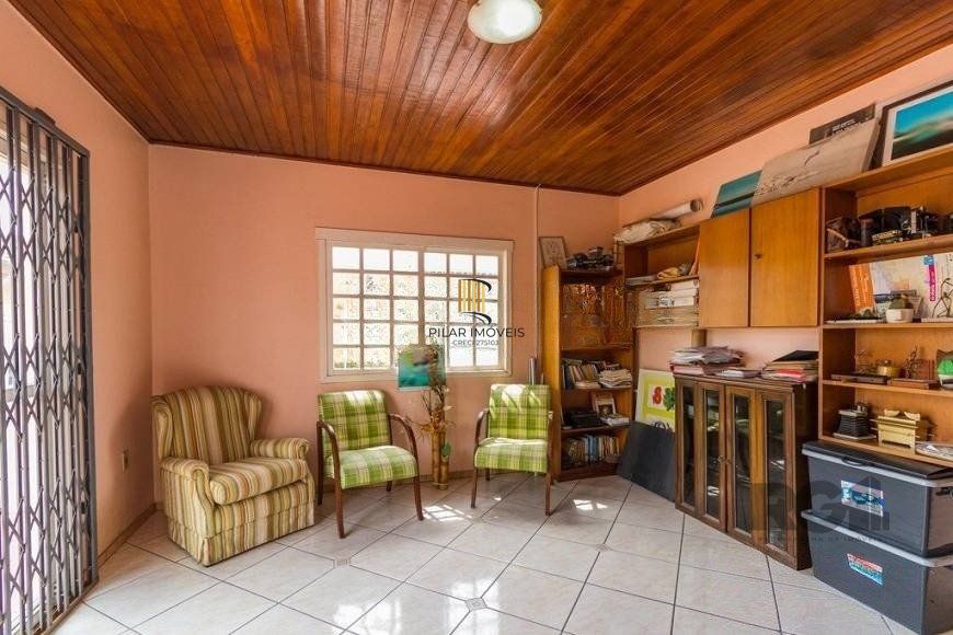 CASA PRÓXIMA AO PONTAL, com 5 vagas, 3 dormitórios!