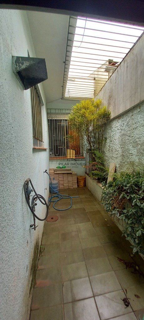 Casa 3 dormitórios no bairro Chácara das Pedras