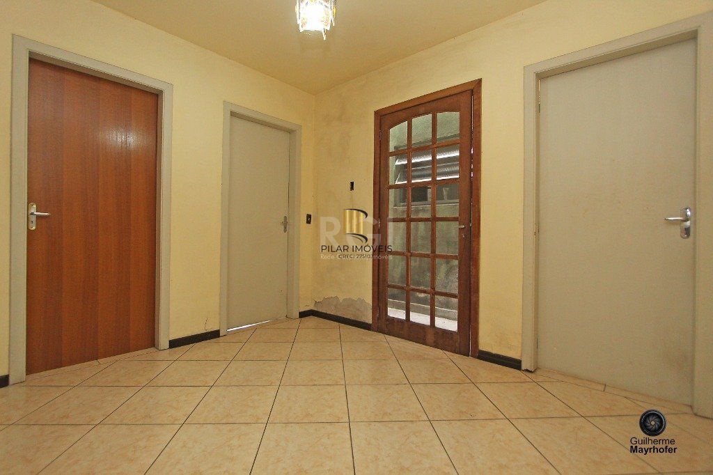 Casa para Venda - 400m², 5 dormitórios, sendo 1 suites, 3 vagas - Jardim Itu Sabará