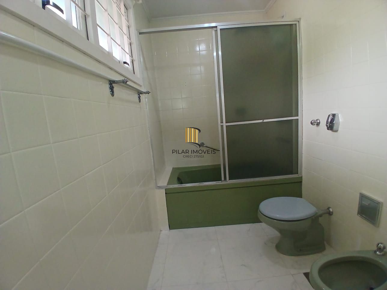 Casa com piscina e patio ampla no bairro Boa Vista, Porto Alegre/RS