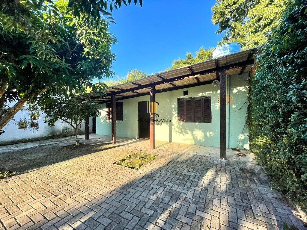 Excelente casa de 130m² com 2 dormitórios e piscina.