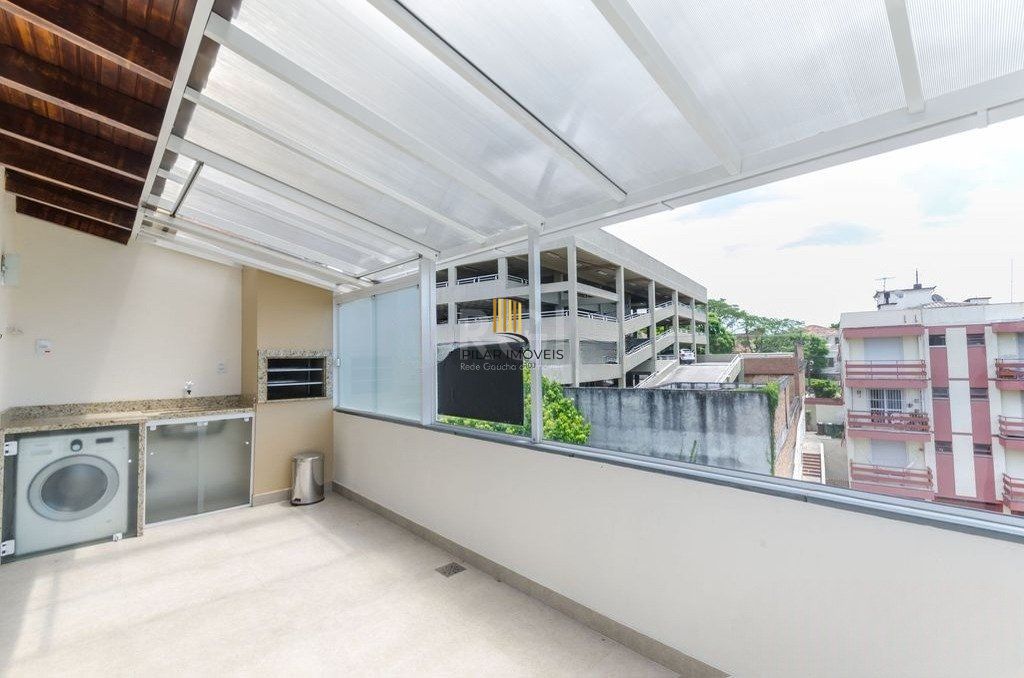 Cobertura semi mobiliada com 2 dormitórios, terraço com churrasqueira e 1 vaga de garagem no bairro Santo Antonio