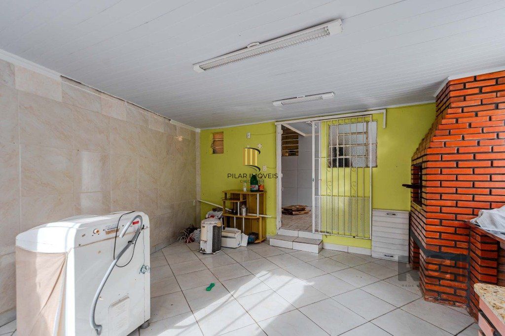 Casa 3 dormitórios no bairro Medianeira