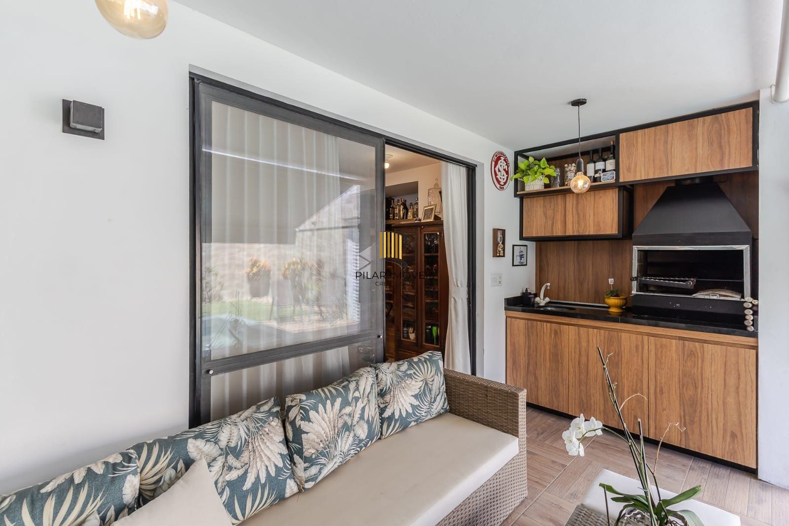 Casa em Condomínio com 3 quartos, 3 vagas e 184m² para vender por R$ 1.180.000 Rua Adriano Pereira Da Silva - Vila Nova, Porto Alegre