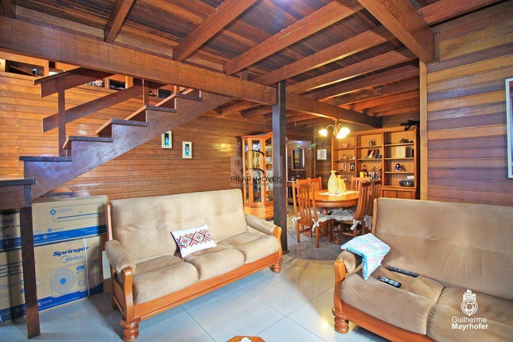 Casa para Venda - 235m², 3 dormitórios, sendo 1 suites, 3 vagas - Sarandi