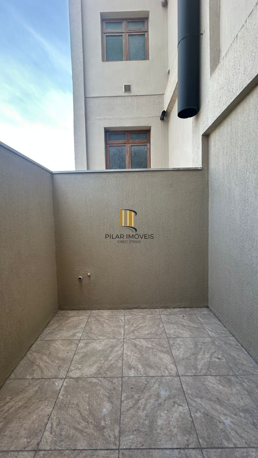 Apartamento 2 dormitórios no bairro Medianeira em Porto Alegre para Alugar