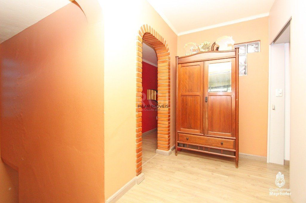 Casa para Venda - 500m², 5 dormitórios, sendo 2 suites, 5 vagas - Menino Deus