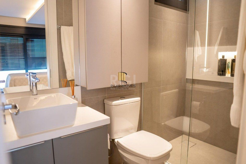 Apartamento para Venda - 81.57m², 2 dormitórios, sendo 1 suites, 2 vagas - Centro