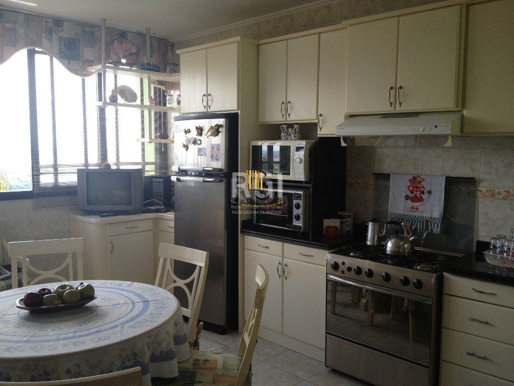 Casa Condominio para Venda - 350m², 4 dormitórios, sendo 1 suites, 2 vagas - Nonoai