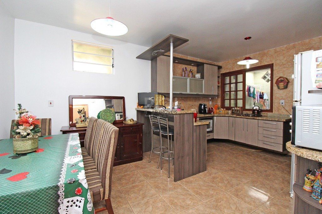 Casa para Venda - 280m², 4 dormitórios, sendo 1 suites, 4 vagas - Bom Jesus
