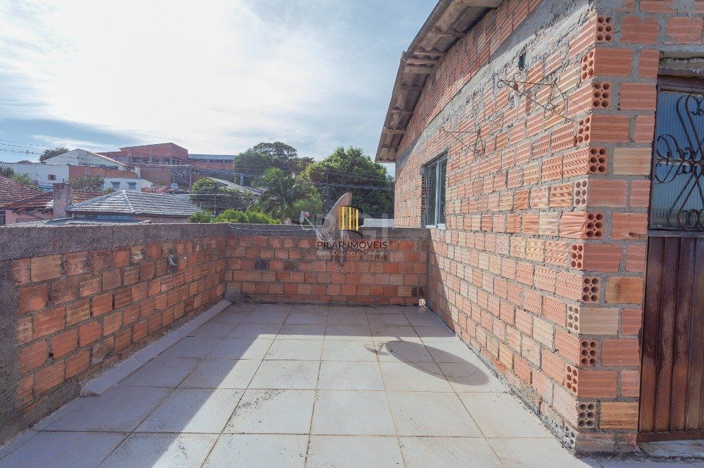 Casa 4 Dormitório(s) Bairro Glória