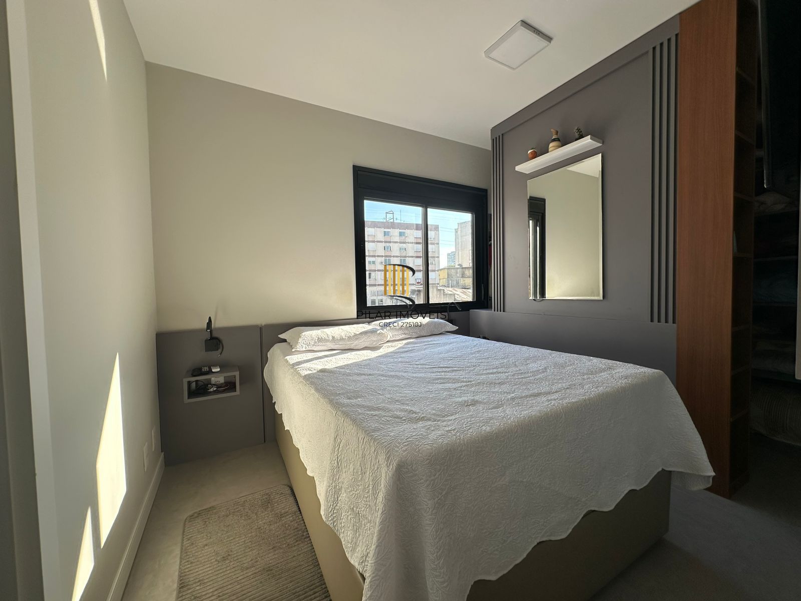 Apartamento Mobiliado e Reformado com Closet, Churrasqueira e Infraestrutura Completa no Centro de Porto Alegre