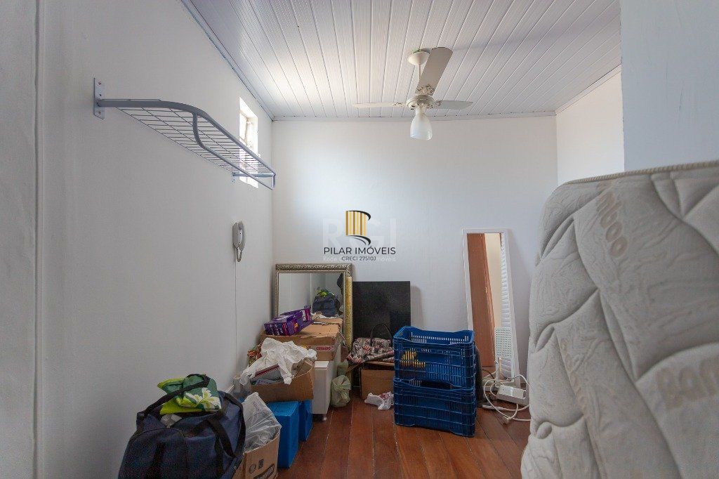 Casa 4 Dormitório(s) Bairro Glória