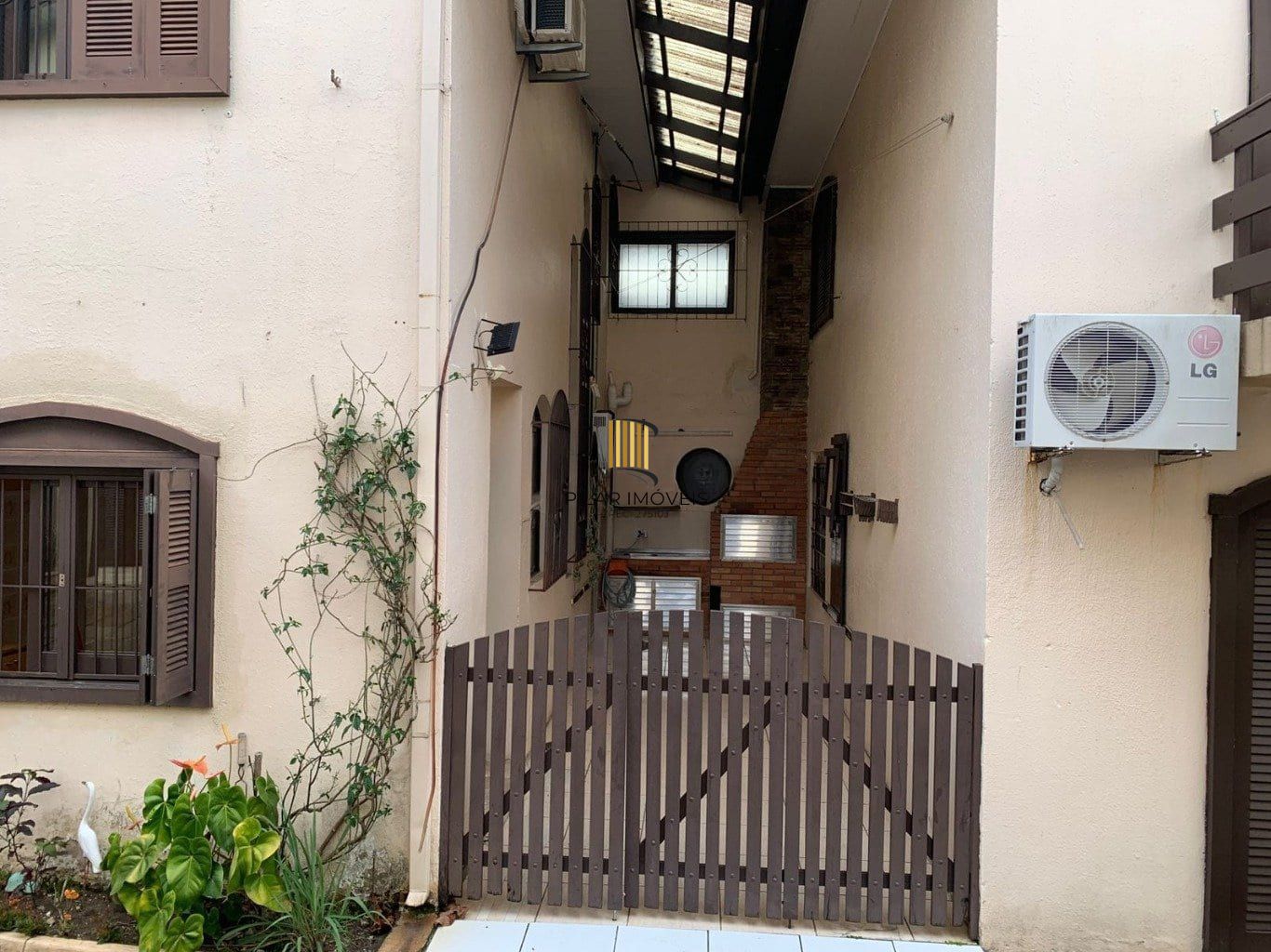 Casa em Condomínio de 3 dormitórios à venda em Tristeza, Porto Alegre.