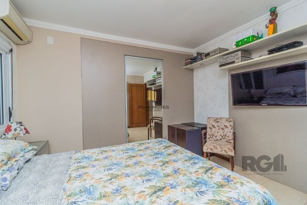 Casa 3 dormitórios a uma quadra da avenida Teresópolis e cinco minutos do Bourbon Shopping Teresópolis