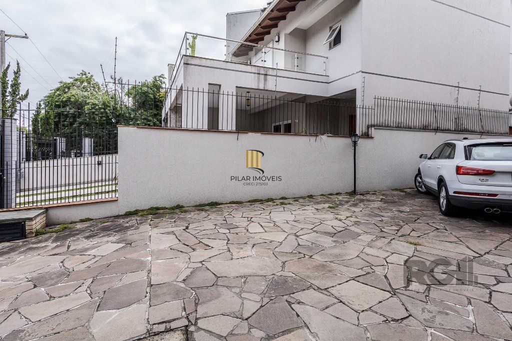 Casa de Condomínio 3 dormitórios no bairro Jardim Itu