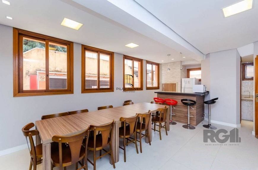 Apartamento 67m² - 2 dormitórios, 1 vaga no bairro Cidade Baixa