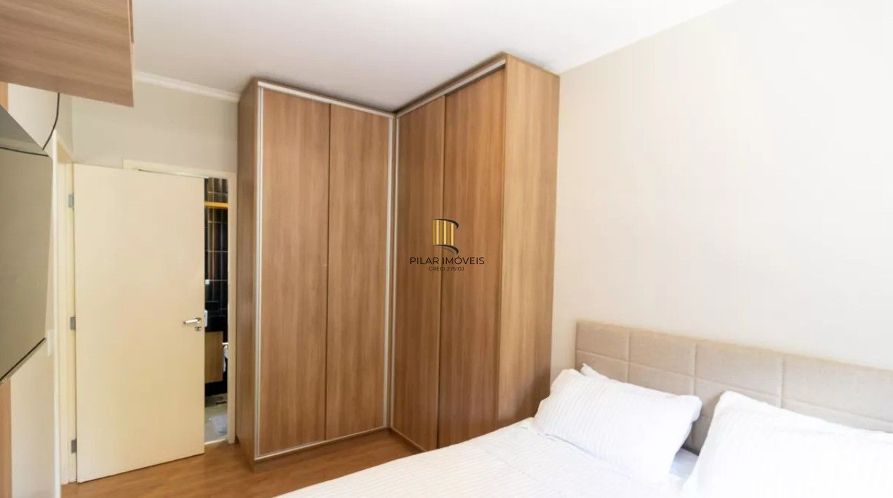 Apartamento de 2 dormitórios com 1 vaga de garagem escriturada, na Rua Dom Vital, Bairro Glória.