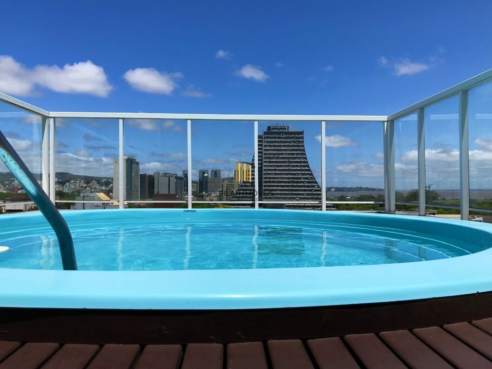 Apartamento de 01 dormitório em edifício com infraestrutura no Centro de Porto Alegre-RS
