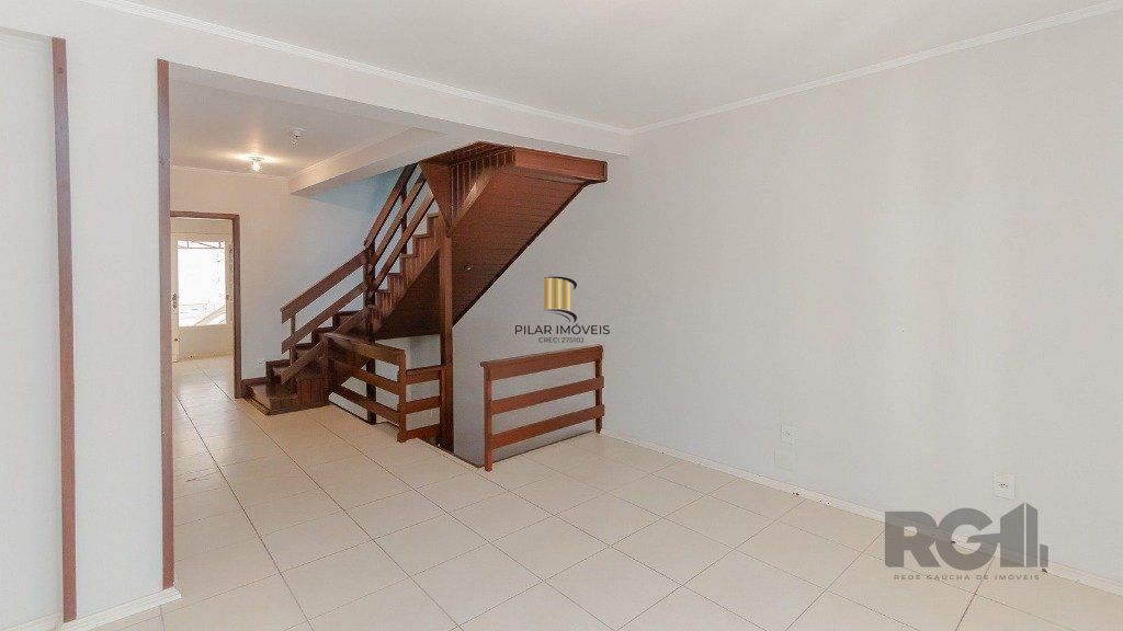 Casa com 4 dormitórios, 4 vagas no bairro Vila Jardim