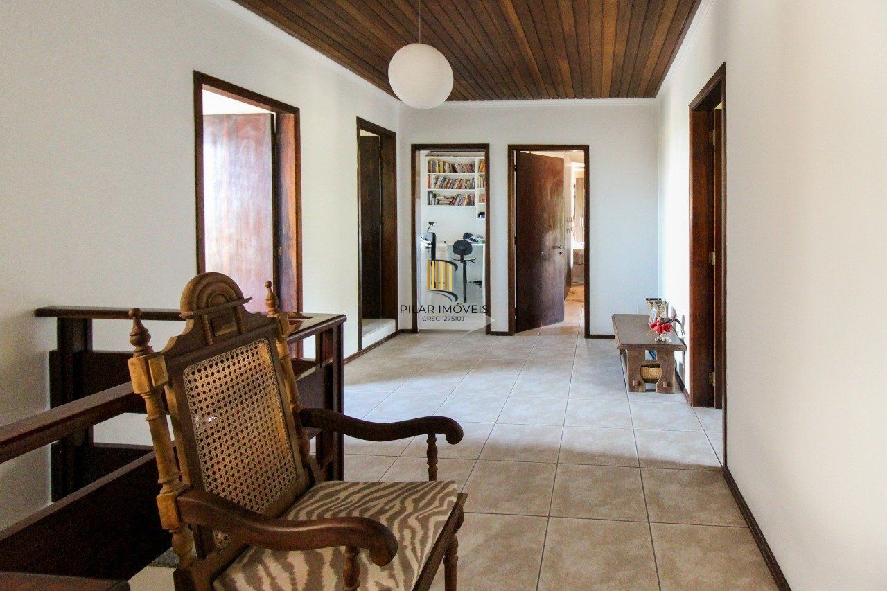 Casa com 6 dormitórios à Venda no Bairro Jardim Carvalho, Porto Alegre