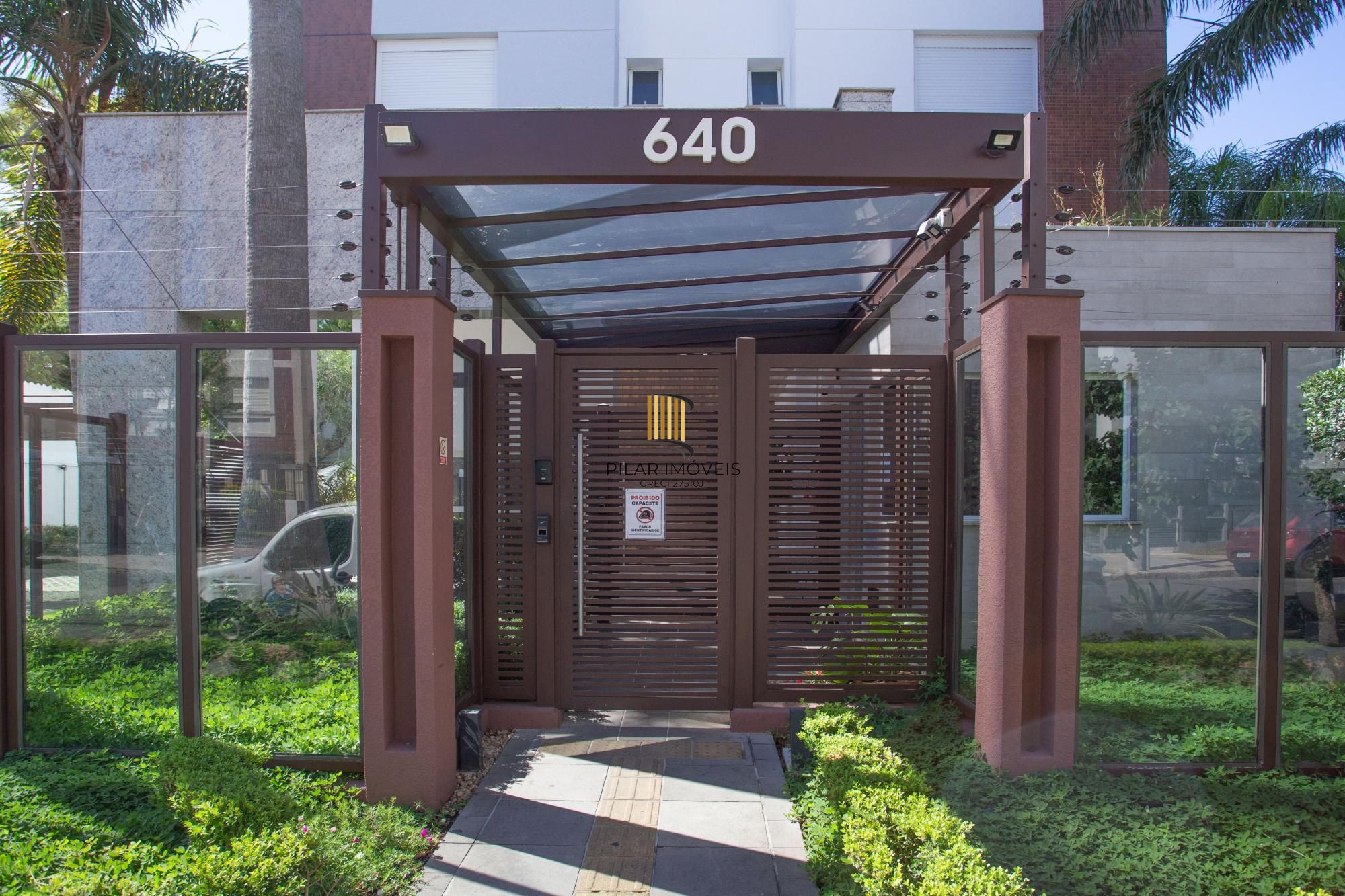 Apartamento de 02 dormitorios, suite, vaga garagem com vista livre no bairro Menino Deus-Porto Alegre.