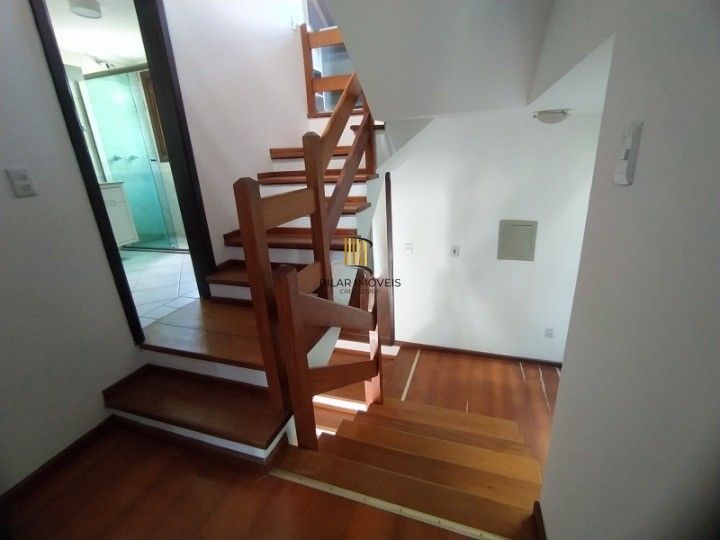 Casa de Condomínio 3 dormitórios no bairro Cristal