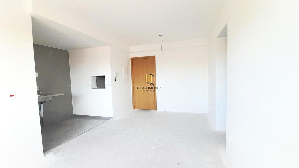 Apartamento com 02 dormitorios com suite, 1 vaga a venda no bairro Santana- Porto alegre