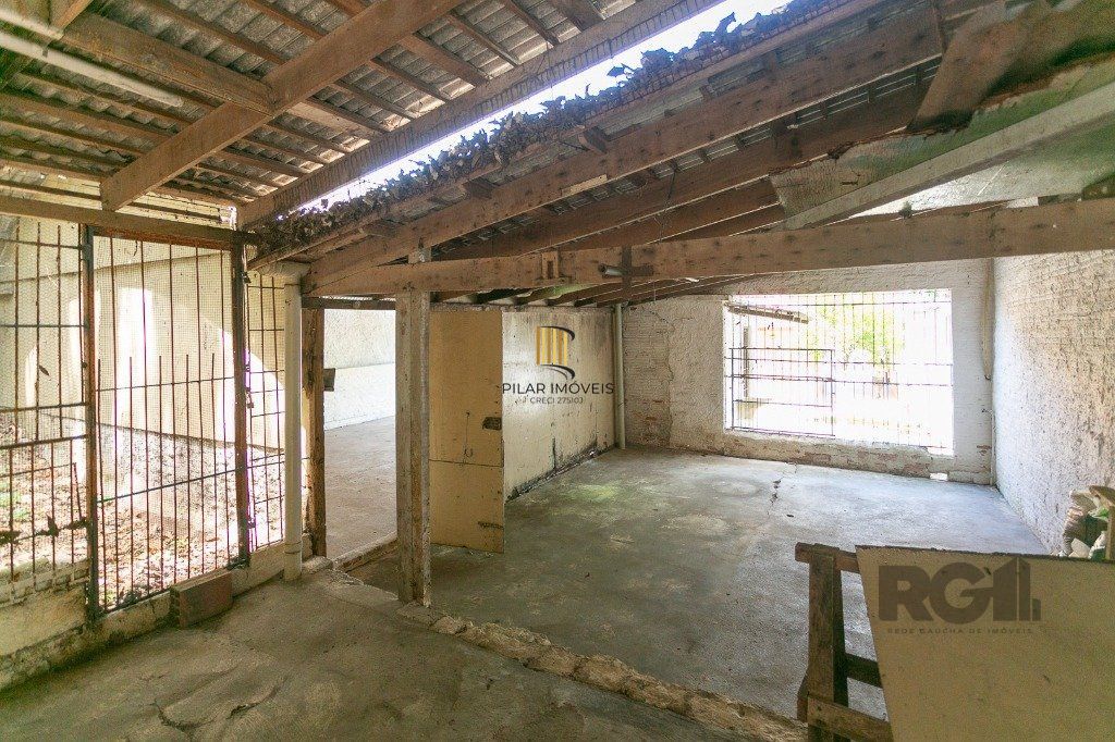 Casa com 5 dormitórios no bairro Jardim Carvalho