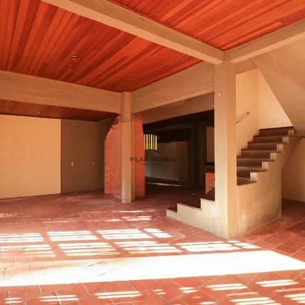 Casa à venda com 4 dormitorios no Bairro Nonoai - Porto Alegre