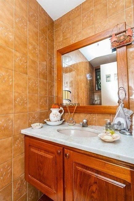 Casa para Venda - 235m², 4 dormitórios, sendo 1 suites, 2 vagas - Azenha