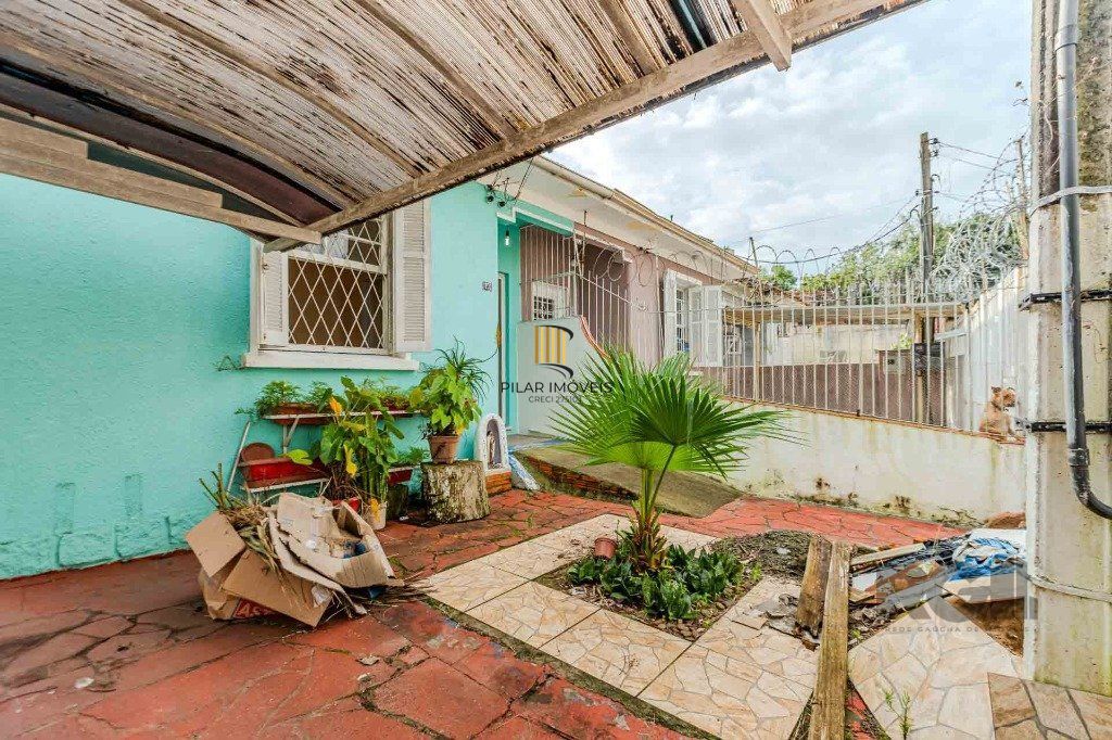 Casa 3 dormitórios no bairro Medianeira