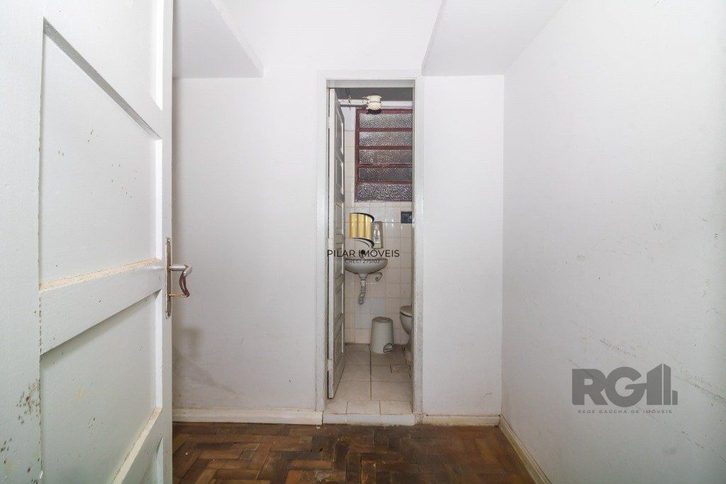 Casa 5 dormitórios no bairro Farroupilha