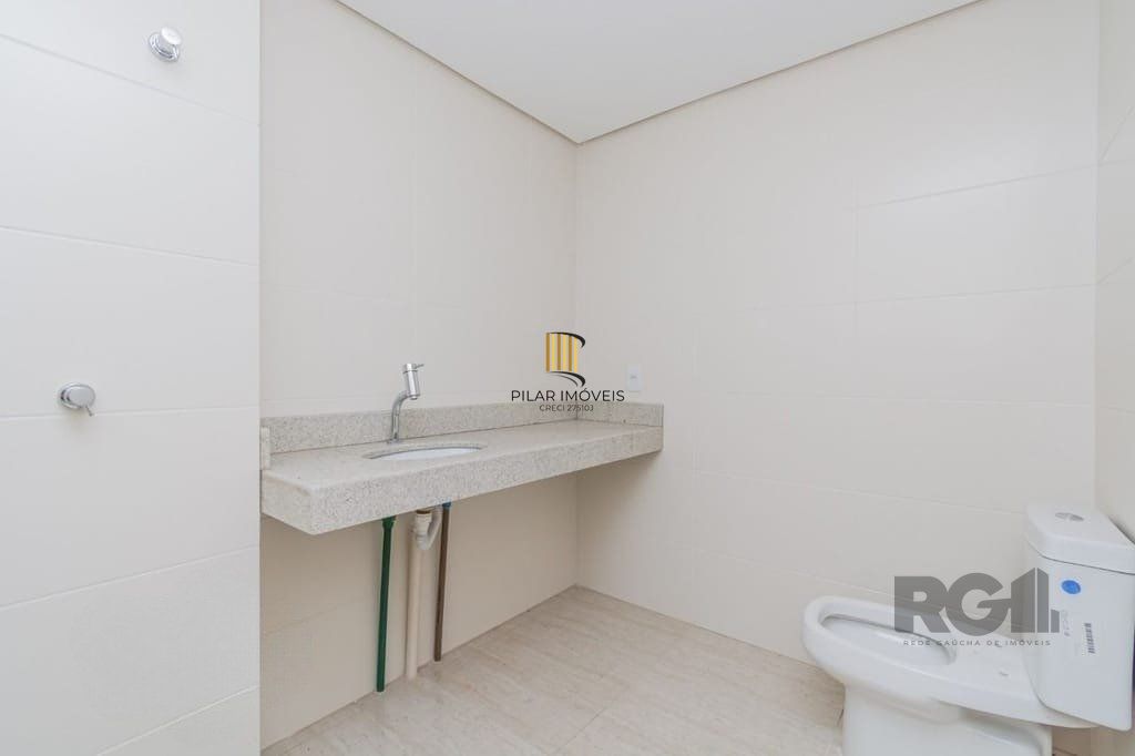 Excelente casa em condomínio de 251m² com 3 suítes e elevador!
