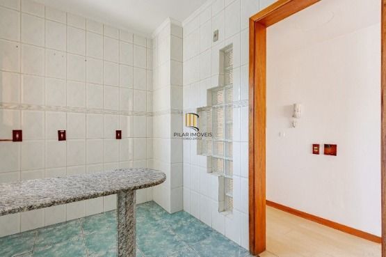 Apartamento com 4 quartos e 93m² à venda em Centro Histórico, Porto Alegre.