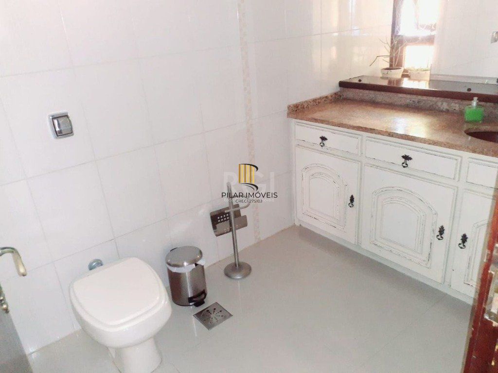 Casa para Venda - 260m², 4 dormitórios, sendo 1 suites, 4 vagas - Nonoai