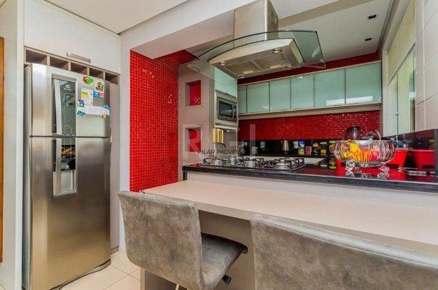 Excelente apartamento de 03 dormitórios com 4 vagas de garagem.