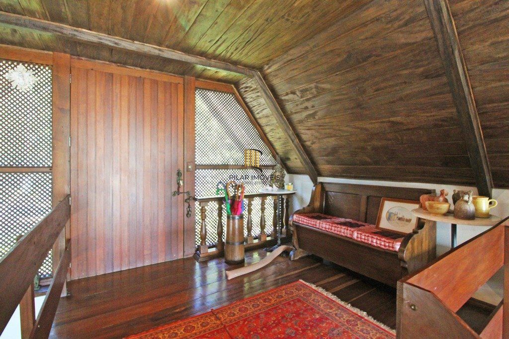 Casa 3 dor. sendo 1 suite, piscina, com vista panorâmica  no Morro Apamecor.