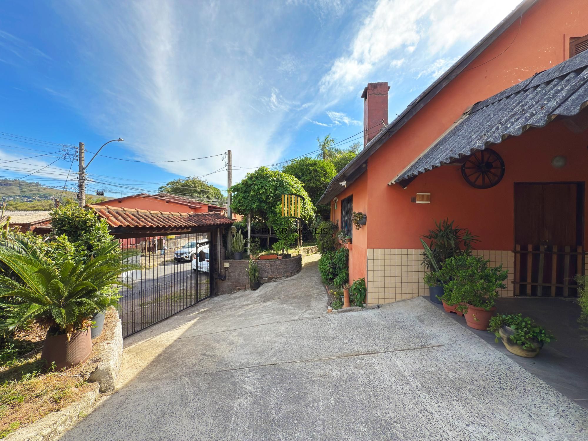 Casa residencial, 2 dormitórios no bairro Teresópolis