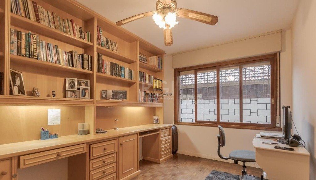 Casa para Venda - 327m², 4 dormitórios, sendo 1 suites, 3 vagas - Chácara das Pedras