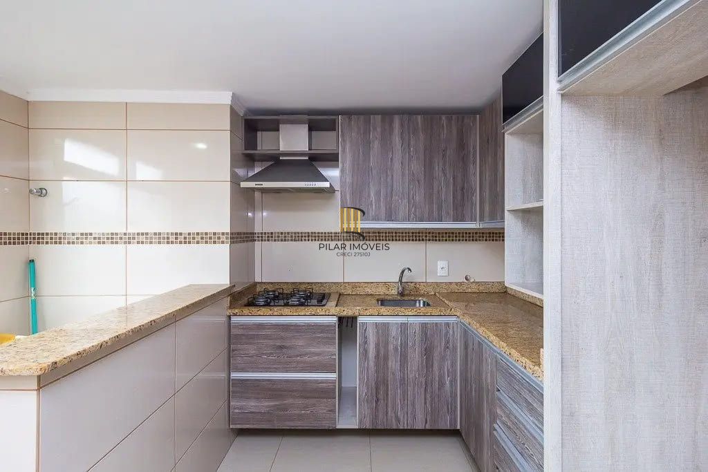 Cobertura à Venda com 2 Dormitórios no Bairro Cristal – Porto Alegre