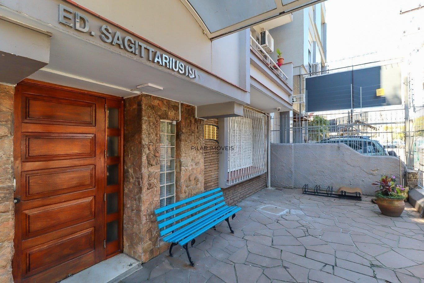 Apartamento de 2 dormitórios à venda em Praia de Belas, Porto Alegre.