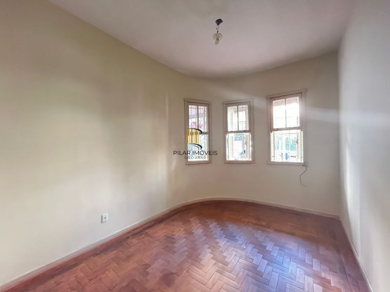 Casa 4 dormitórios no bairro Rio Branco em Porto Alegre para Alugar