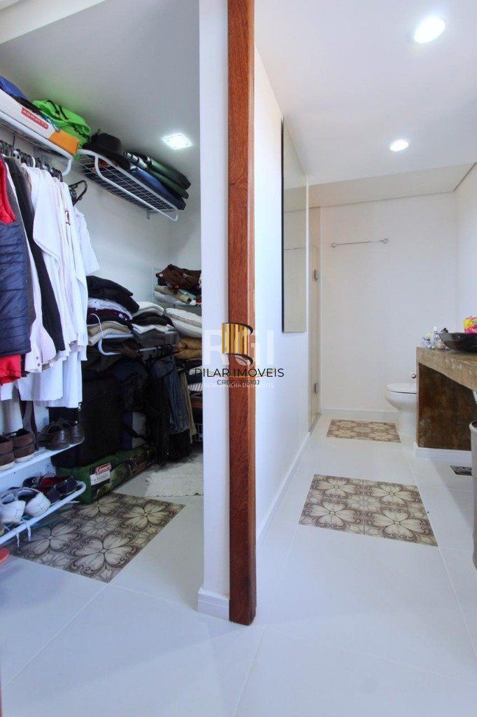 Casa para Venda - 269.06m², 4 dormitórios, sendo 2 suites, 5 vagas - Teresópolis